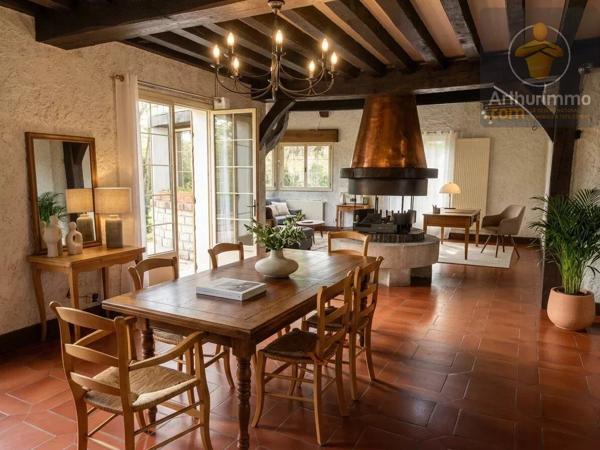 Vente                                                      Maison
                        
                     6 pièces                      176 m2                     à Olivet