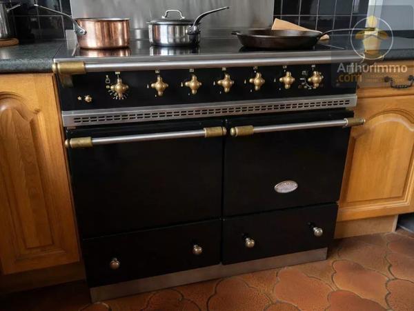Vente                                                      Maison
                        
                     6 pièces                      176 m2                     à Olivet