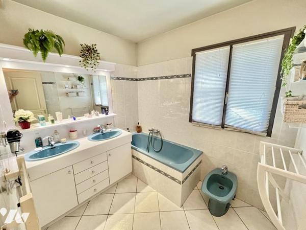 Pavillon d'architecte au Pirouet en zone constructible 