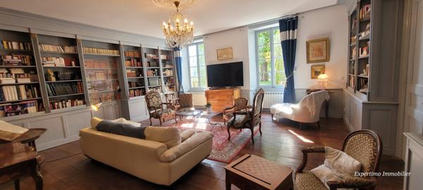 Archiac (17520) PROPRIETE 15 PIECES ET DEPENDANCES