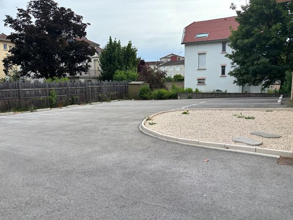 Bourg-en-Bresse A vendre appartement 2 pièces avec place de parking, proche du centre ville