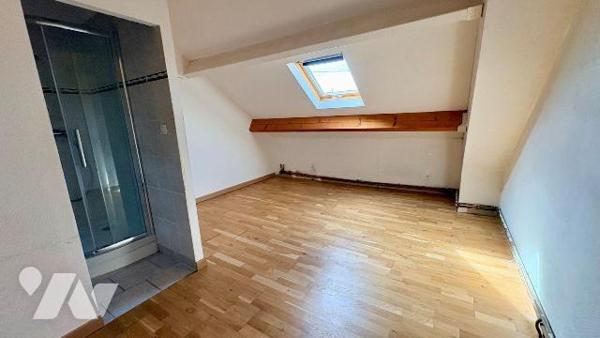 À La Ferté-Imbault (41300), découvrez cette maison familiale pleine de potentiel, offrant une v...