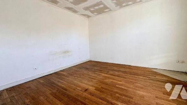 À La Ferté-Imbault (41300), découvrez cette maison familiale pleine de potentiel, offrant une v...