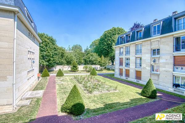 Versailles Avenue de Paris Appartement 6 pièces 131.79 m² carrez avec ascenseur, cave et parking en sous-sol €649 000 ** - Référence 25421