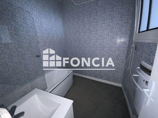 Location Appartement 2 pièces 47.28 m² - 5 MONTEE DES EPIES Lyon 69005