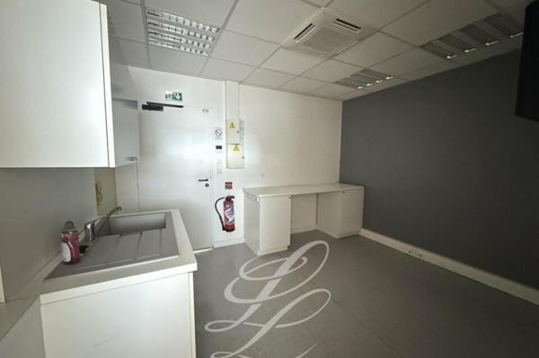 Location - BUREAUX 86 m 2