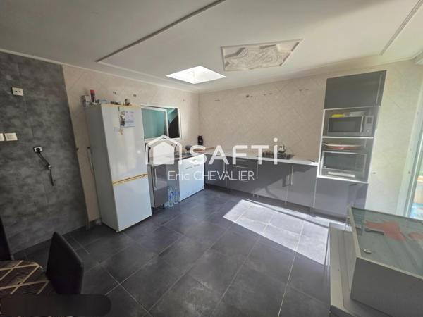 Maison avec 2 chambres et bureau avec grande terrasse