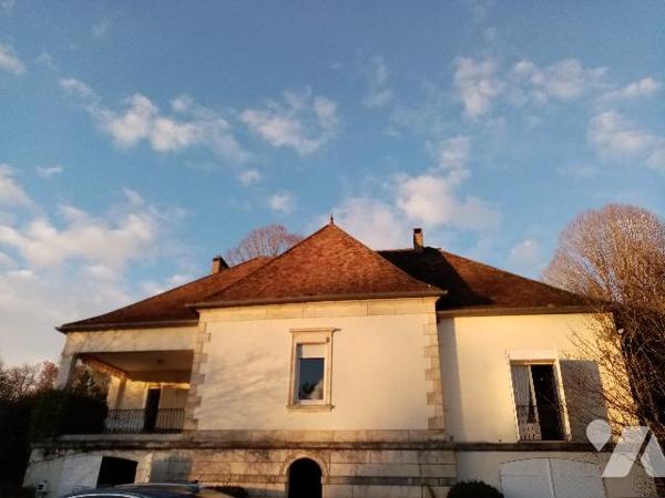 PROPRIETE AVEC GRAND PARC proche A77