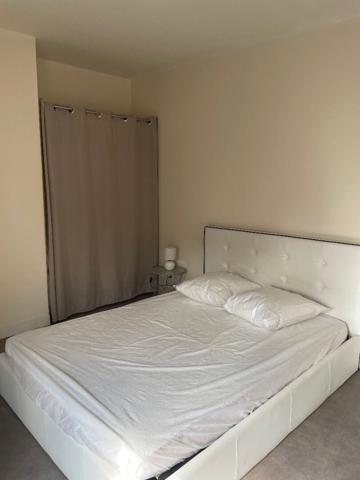 Appartement 3ème étage en parfait état Bd Blossac.