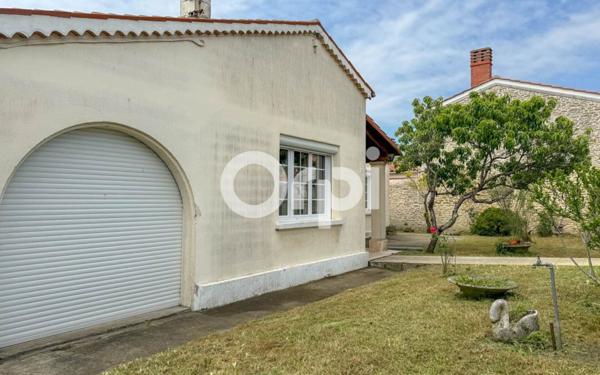 Maison à vendre    4 pièces •  Tonnay-Charente