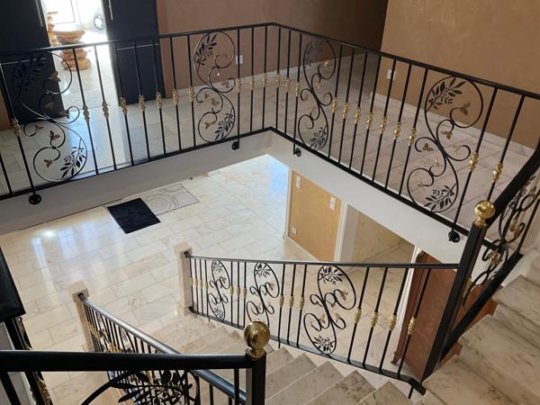 Maison à LE GENEST-SAINT-ISLE, 53940 - 7 pièces 215m²