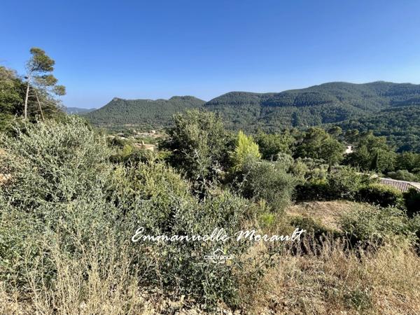 Terrain à vendre de 910 m² avec PC accordé à BAGNOLS EN FORET (83)