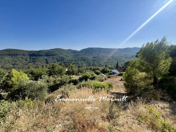 Terrain à vendre de 910 m² avec PC accordé à BAGNOLS EN FORET (83)