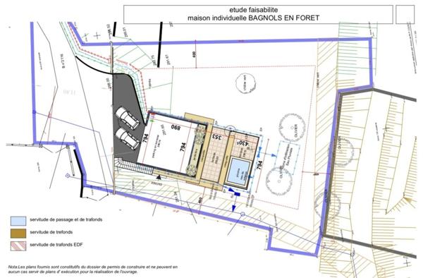 Terrain à vendre de 910 m² avec PC accordé à BAGNOLS EN FORET (83)