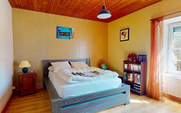 Maison à vendre    6 pièces •  Plouray