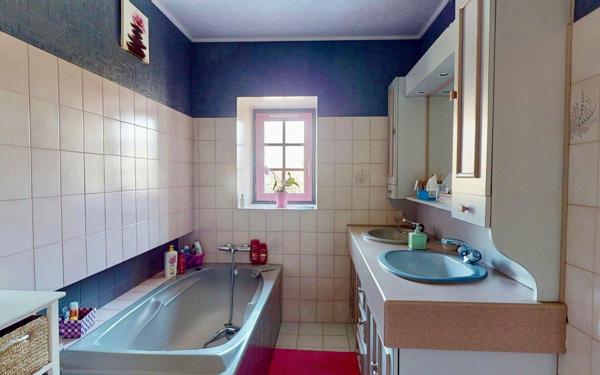 Maison à vendre    6 pièces •  Plouray