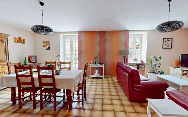 Maison à vendre    6 pièces •  Plouray