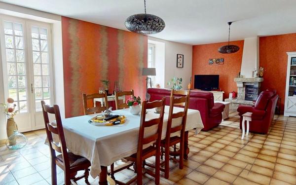 Maison à vendre    6 pièces •  Plouray