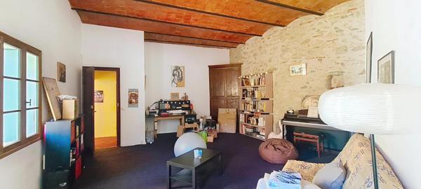 Magnifique immeuble historique du 18ème siècle