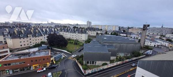 BREST - Secteur Kérichen - Dans résidence bien tenue - Au 8ème étage, Appartement de type 4 aya...
