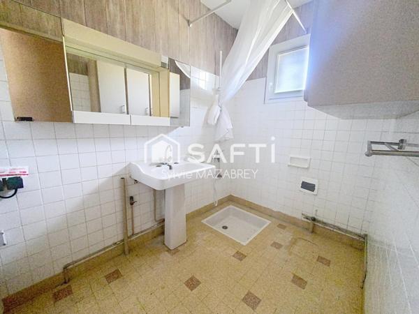 Charmante maison ancienne avec grand terrain arboré – Secteur calme