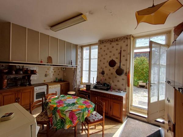 Maison de Maître Charentaise du XIXe siécle avec dépendances