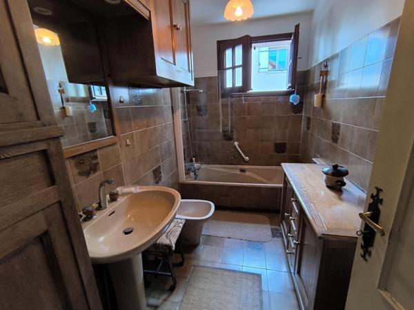 Magnifique jardin pour cette maison dans le bourg