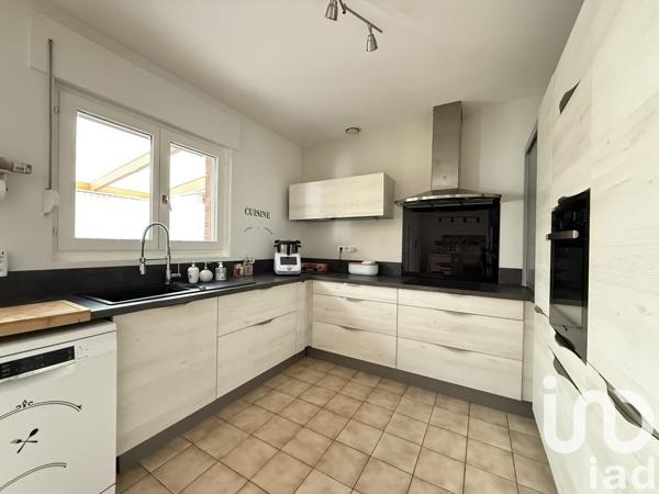 Pavillon 5 pièces de 129 m² à Sin-le-Noble (59450)