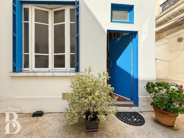 Petite maison au coeur du 10e - Rare
