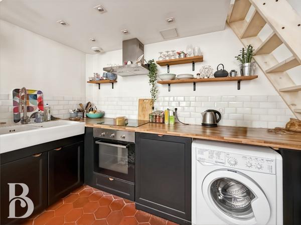 Petite maison au coeur du 10e - Rare
