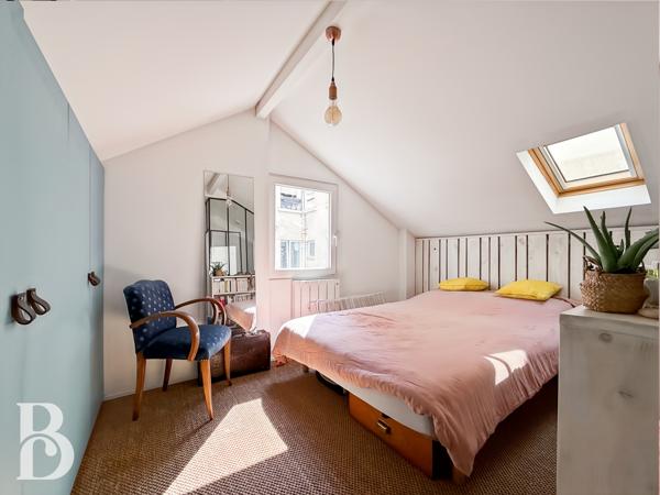 Petite maison au coeur du 10e - Rare