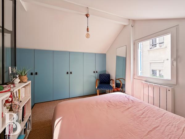 Petite maison au coeur du 10e - Rare