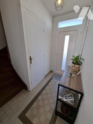 SAINTES rive droite - proche Leclerc - 75 m² hab avec 3 chambres sur une parcelle de 434 m²