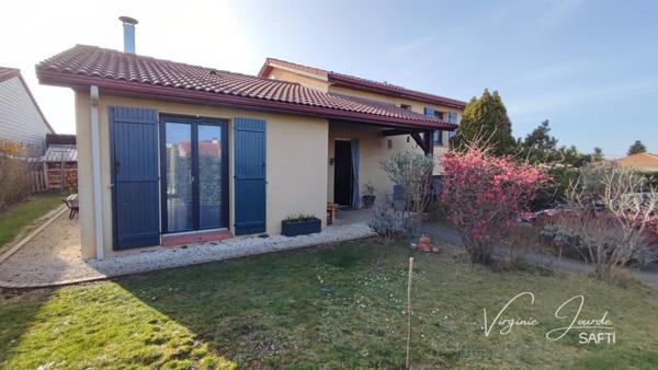 Maison 3 chambres, bureau, garage commerces et écoles à pied
