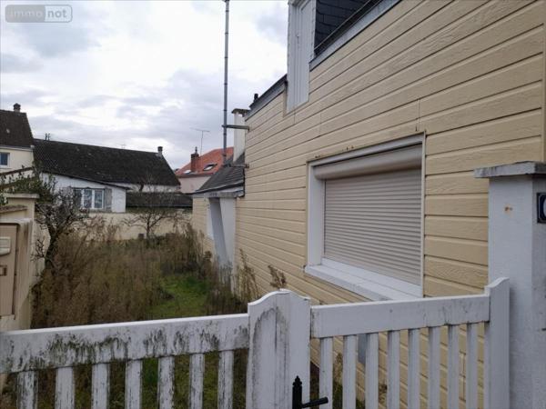 Maison à vendre à La Flèche dans la Sarthe (72200), ref : 1218