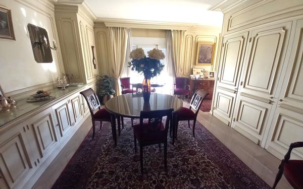 Appartement à vendre    5 pièces • 215,82 m2 Montpellier