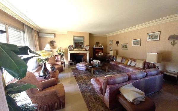 Appartement à vendre    5 pièces • 215,82 m2 Montpellier