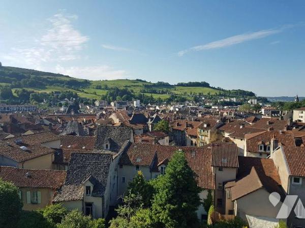 AURILLAC, à vendre, appartement de type 3 au 3ème et dernier étage comprenant, entrée, salon/sé...