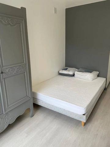Vente                                                      Appartement
                        
                     4 pièces                      65 m2                     à Cergy