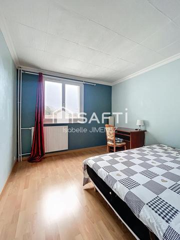 Sans vis à vis, avec cave plus parking, appartement lumineux, bon équipement,