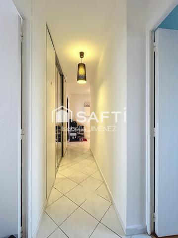 Sans vis à vis, avec cave plus parking, appartement lumineux, bon équipement,