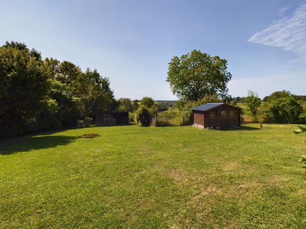Saint-Benin-d'Azy (58270) Découvrez un havre de paix au cœur de la nature, tout en bénéficiant de toutes les commodités.