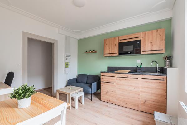 Studio meublé rénové – 24 m² – Saint-Florent – Investissement locatif sécurisé