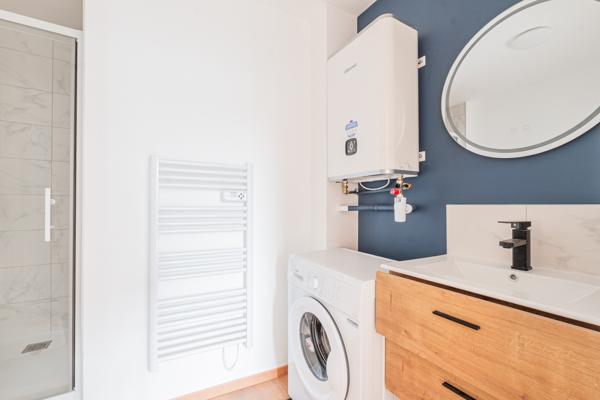Studio meublé rénové – 24 m² – Saint-Florent – Investissement locatif sécurisé
