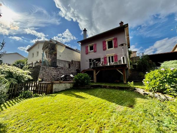Remiremont : maison lumineuse, 4 chambres, terrasses et jardin