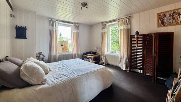 Remiremont : maison lumineuse, 4 chambres, terrasses et jardin