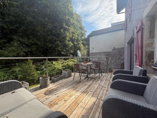 Remiremont : maison lumineuse, 4 chambres, terrasses et jardin