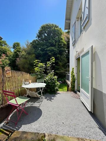 Remiremont : maison lumineuse, 4 chambres, terrasses et jardin
