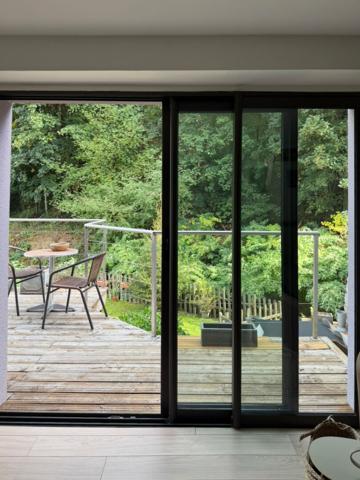 Remiremont : maison lumineuse, 4 chambres, terrasses et jardin