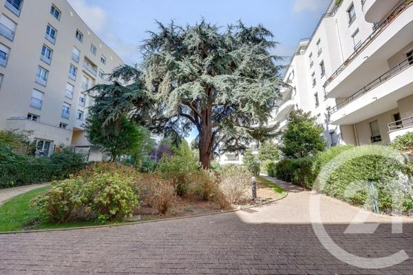 Appartement Studio à vendre  1 pièce - 35,57 m 2   CHATILLON  - 92